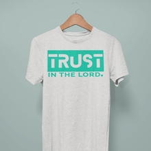 Carica l'immagine nel visualizzatore di Gallery, BOLD TRUST- Comfort Fit Tshirt - FAITHKIND ART