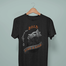 Carica l'immagine nel visualizzatore di Gallery, Bold As A Lion- Comfort Fit Tshirt - FAITHKIND ART